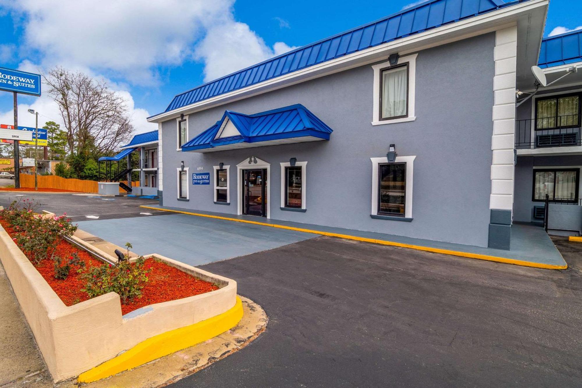 Rodeway Inn & Suites Fort Jackson Columbia Bagian luar foto
