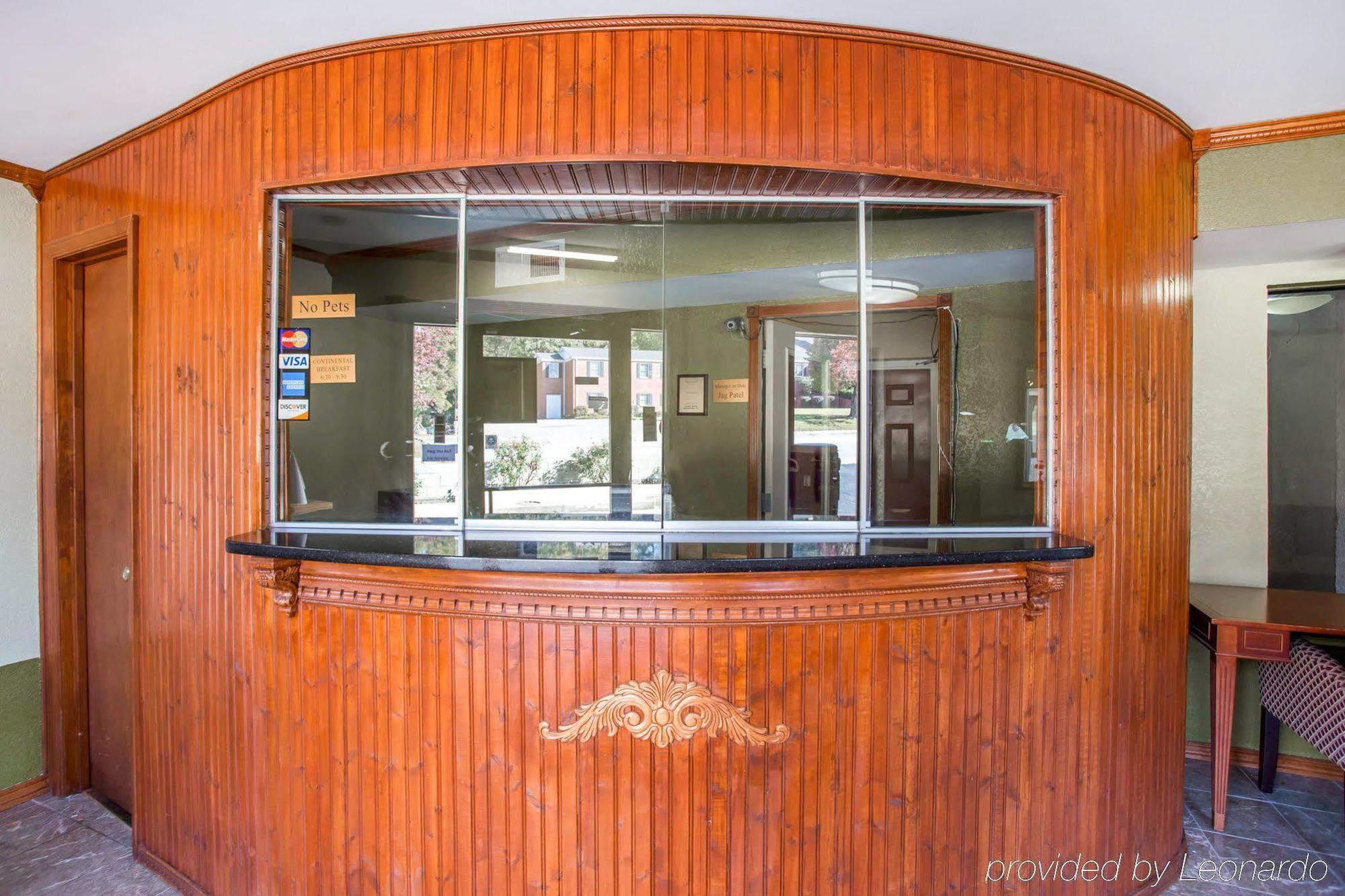 Rodeway Inn & Suites Fort Jackson Columbia Bagian luar foto